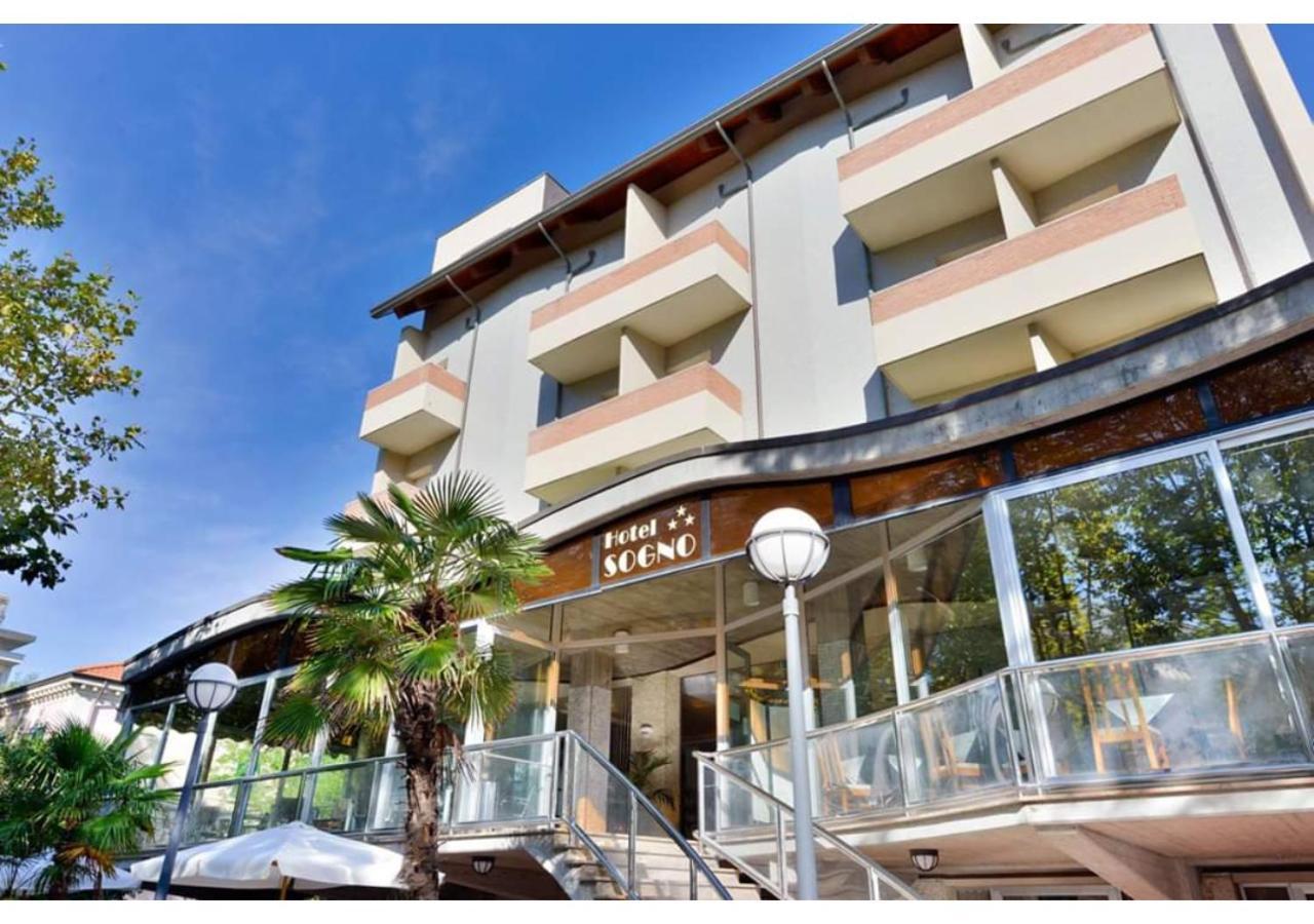 Hotel Sogno Чезенатико Экстерьер фото
