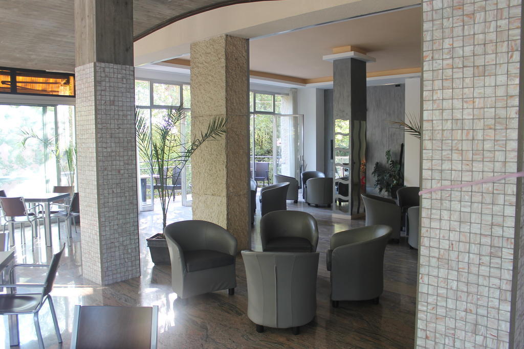Hotel Sogno Чезенатико Экстерьер фото
