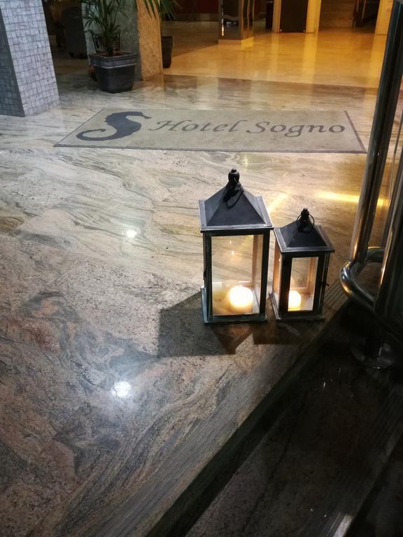 Hotel Sogno Чезенатико Экстерьер фото