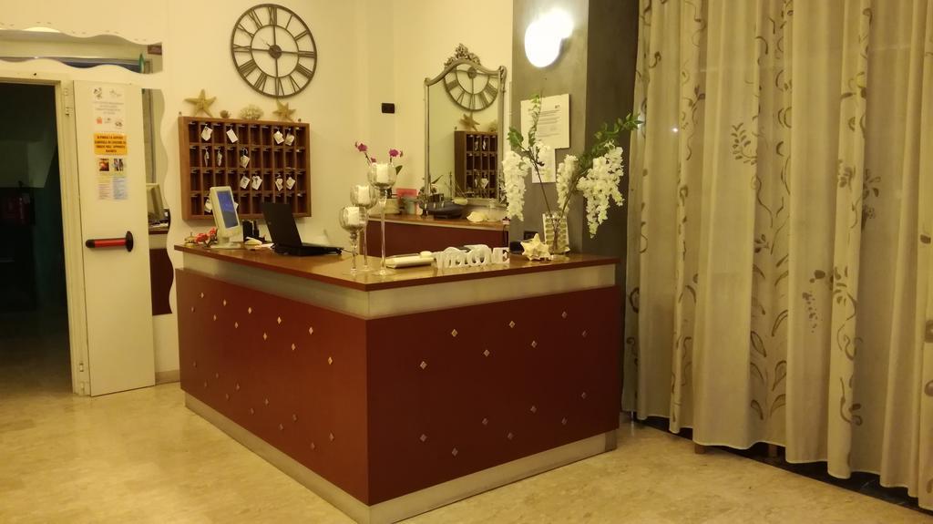 Hotel Sogno Чезенатико Экстерьер фото
