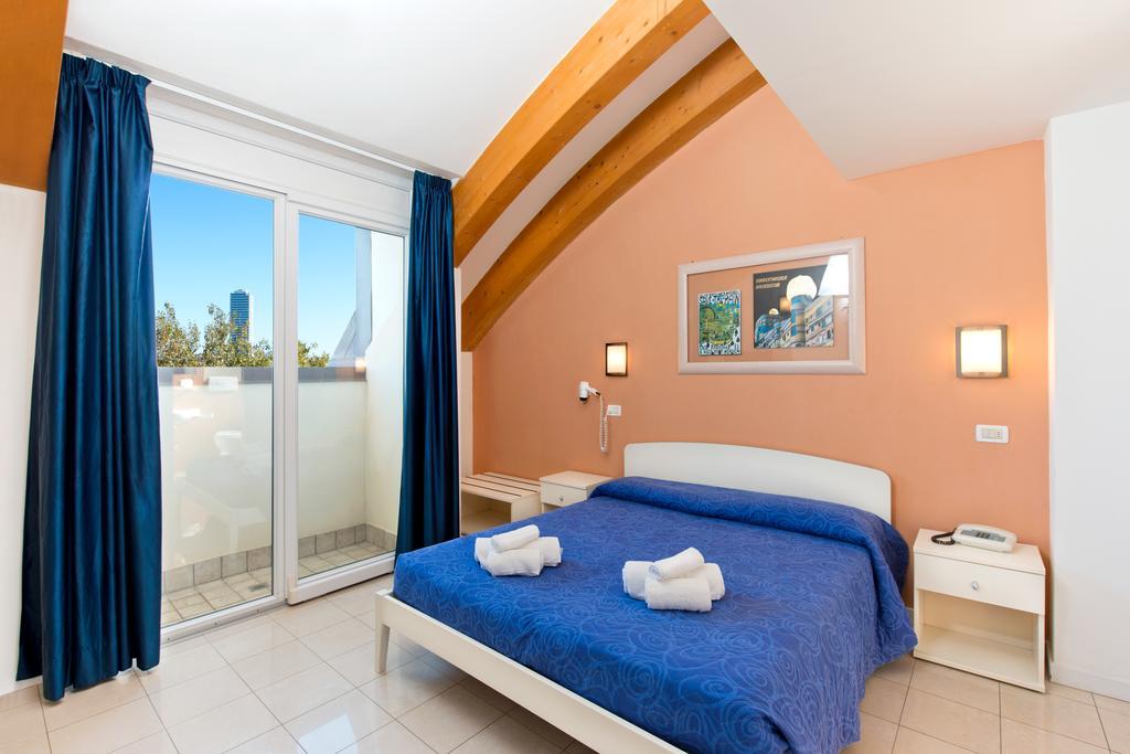 Hotel Sogno Чезенатико Экстерьер фото