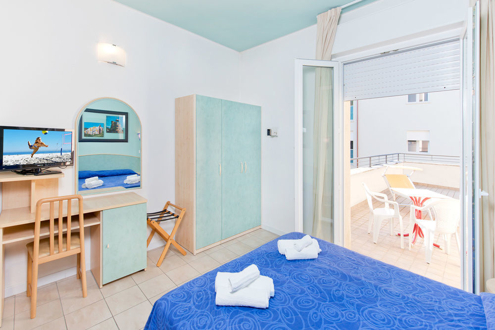 Hotel Sogno Чезенатико Экстерьер фото